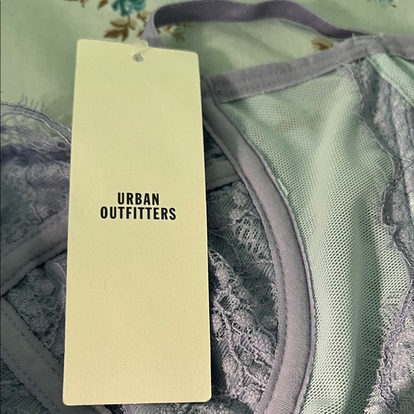 NWT Urban Outfitters Lilac Lace Underwire Bra - Picture 2 of 2